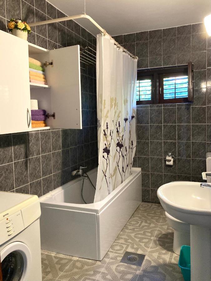 Apartman Carmak Ulcinj Exterior foto